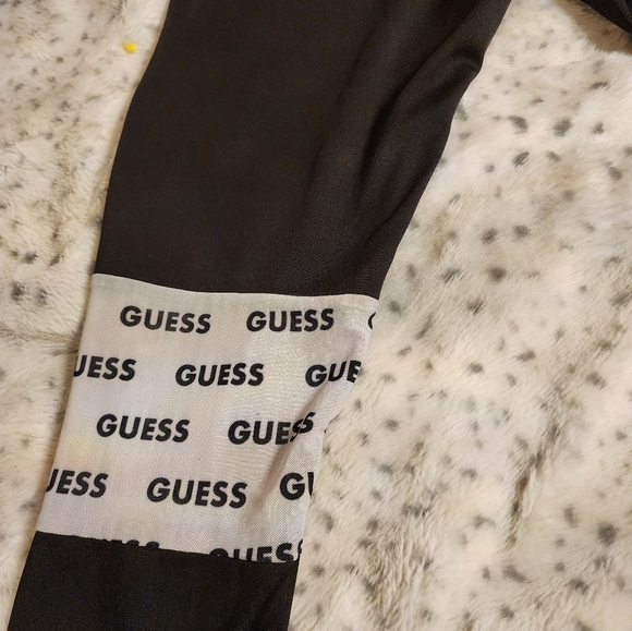 - GUESS CAPRI LEGGINS womens black and white size M. - Picture 3 of 6